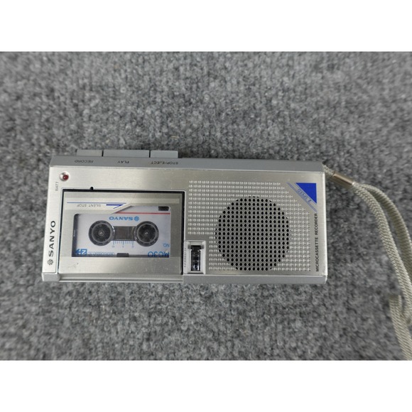 Sanyo Microcassette Recorder M 1118 Silver Handheld Portable Dictation Machine